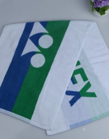 Yarn-dyed jacquard sports towels
